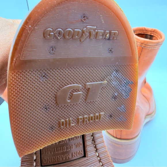 Dandelie Women's Tan Leather Ankle Boots - Picture 8 of 13